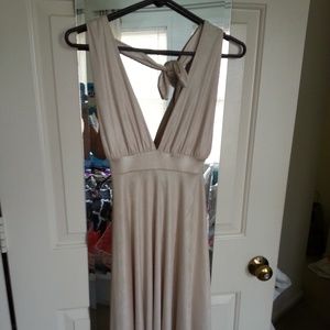 Beautiful gold halter dress NWT